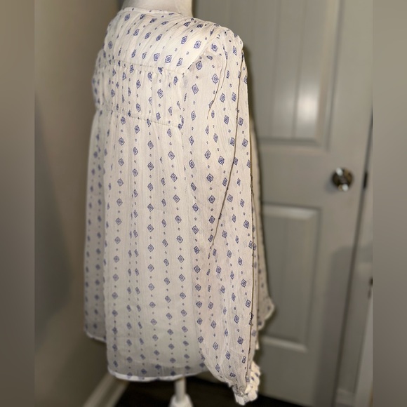 Old Navy Chiffon smocked poet swing blouse- geometric pattern, small white/blue - Picture 10 of 11